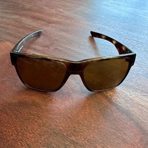 Oakley Twoface XL in great condition. Tortoise frame with brown lenses